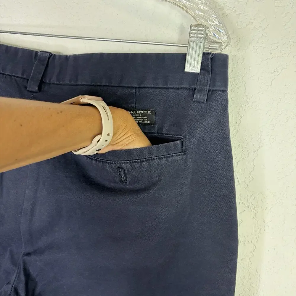 Banana Republic Navy Emerson Chino Pants size 33x30, classic, work, office